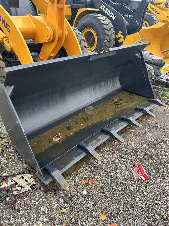 Used China Brand Liugong Clg836 Wheel Loader for Sale Clg 836 856 Wheel Loader - Chargeuse sur pneus: photos 5 Used China Brand Liugong Clg836 Wheel Loader for Sale Clg 836 856 Wheel Loader - Chargeuse sur pneus: photos 5