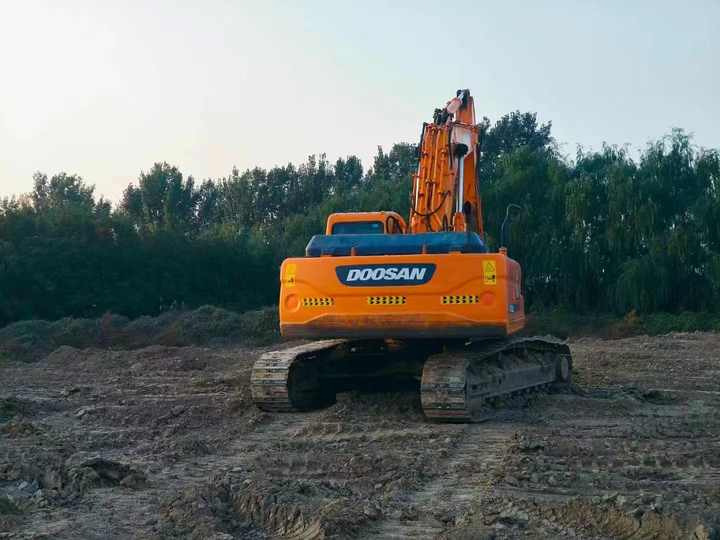 Used Doosan Dx300 2014 Model Excavator Second Hand Machine Popular Brand Korean Doosan Hydraulic Machinery - Pelle sur chenille: photos 3 Used Doosan Dx300 2014 Model Excavator Second Hand Machine Popular Brand Korean Doosan Hydraulic Machinery - Pelle sur chenille: photos 3