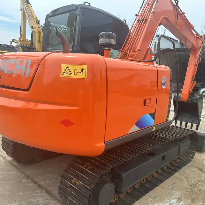 Used Hitachi Excavator ZX70 7ton Japan Import Second Hand Small Crawler ZX70 Excavator for Sale - Pelle sur chenille: photos 4 Used Hitachi Excavator ZX70 7ton Japan Import Second Hand Small Crawler ZX70 Excavator for Sale - Pelle sur chenille: photos 4