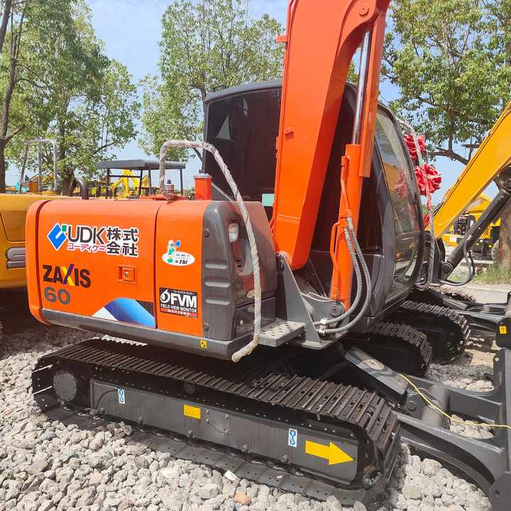 Pelle sur chenille Used Original Japan Brand Hitachi Zx60 Excavator for Sale: photos 6
