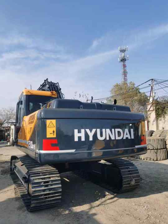 Hyundai Excavator Used Machine 210-9s Heavy Construction Equipment Crawler Excavator Hot Sale - Pelle sur chenille: photos 4 Hyundai Excavator Used Machine 210-9s Heavy Construction Equipment Crawler Excavator Hot Sale - Pelle sur chenille: photos 4