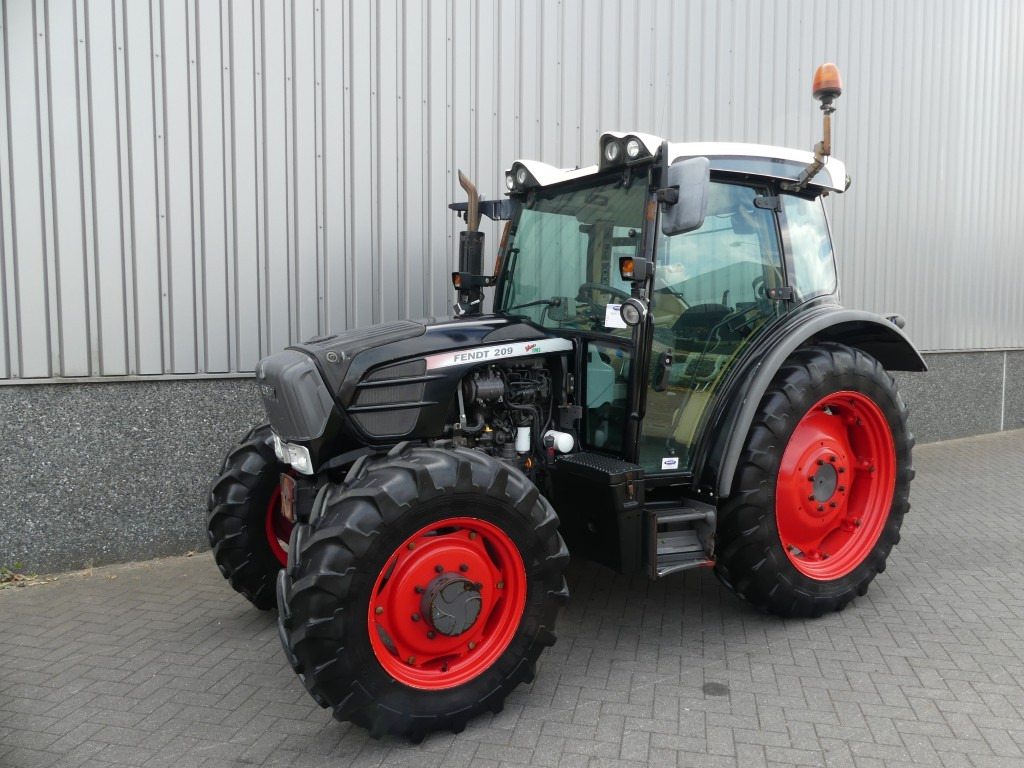 FENDT 209S Vario - Micro tracteur: photos 1 FENDT 209S Vario - Micro tracteur: photos 1