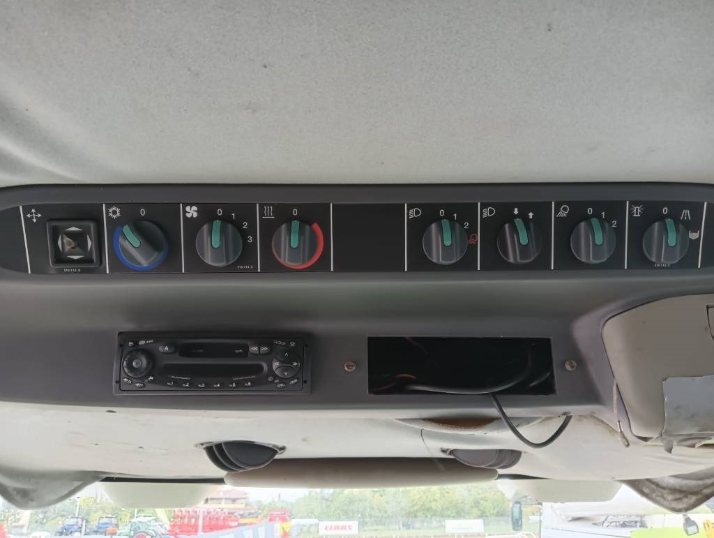 Claas Lexion 470 - Moissonneuse-batteuse: photos 2 Claas Lexion 470 - Moissonneuse-batteuse: photos 2