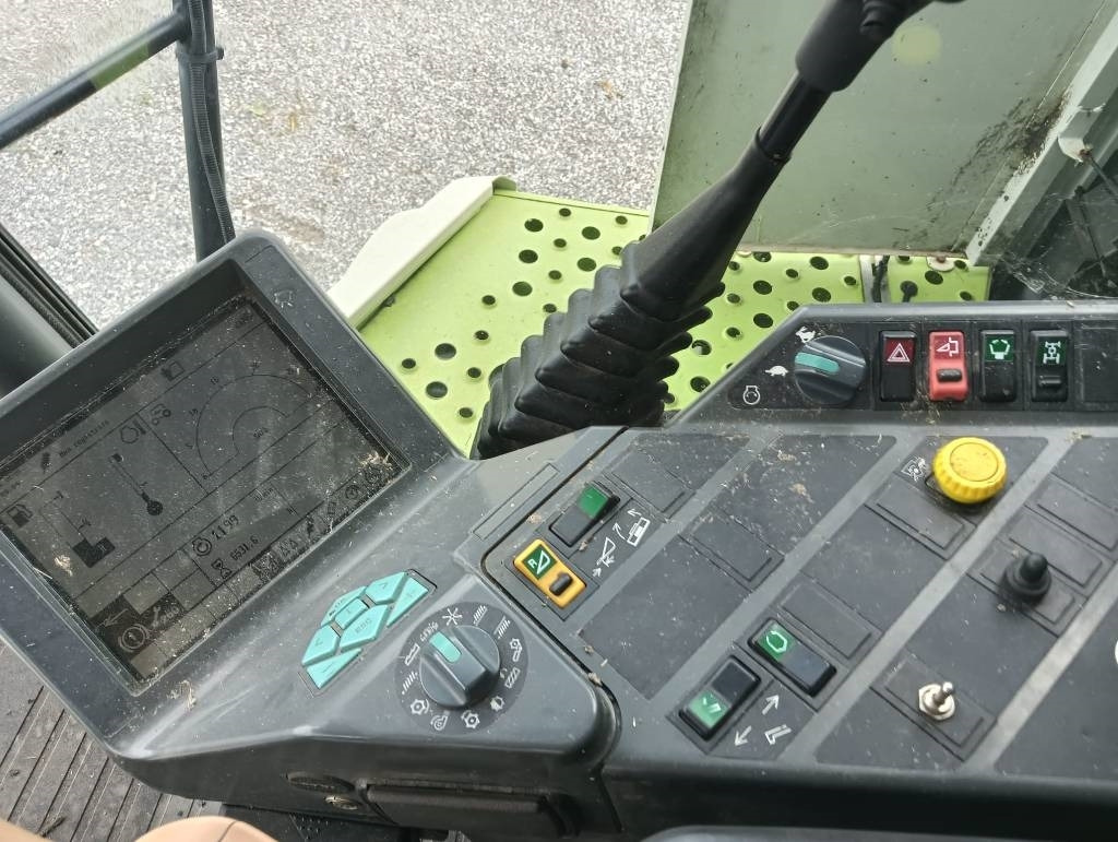 Claas Lexion 470 - Moissonneuse-batteuse: photos 5 Claas Lexion 470 - Moissonneuse-batteuse: photos 5