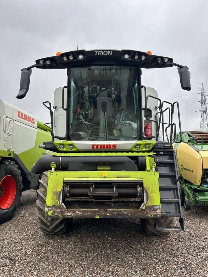 Claas Trion 530 - Moissonneuse-batteuse: photos 5 Claas Trion 530 - Moissonneuse-batteuse: photos 5
