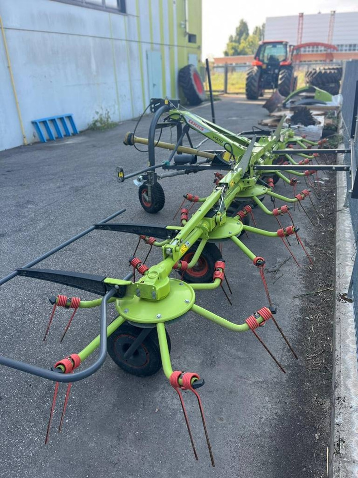 Claas VOLTO 65 - Faneuse: photos 1 Claas VOLTO 65 - Faneuse: photos 1