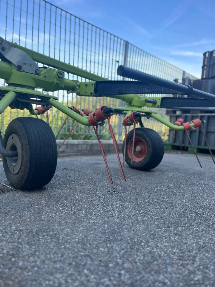 Claas VOLTO 65 - Faneuse: photos 3 Claas VOLTO 65 - Faneuse: photos 3