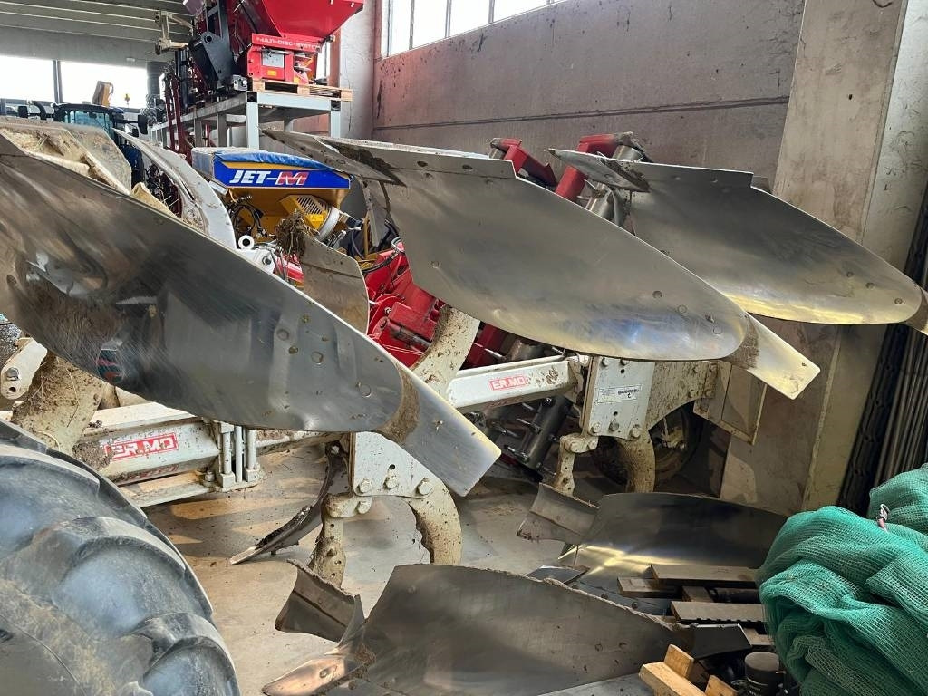 Ermo tv3 98 - Charrue: photos 1 Ermo tv3 98 - Charrue: photos 1