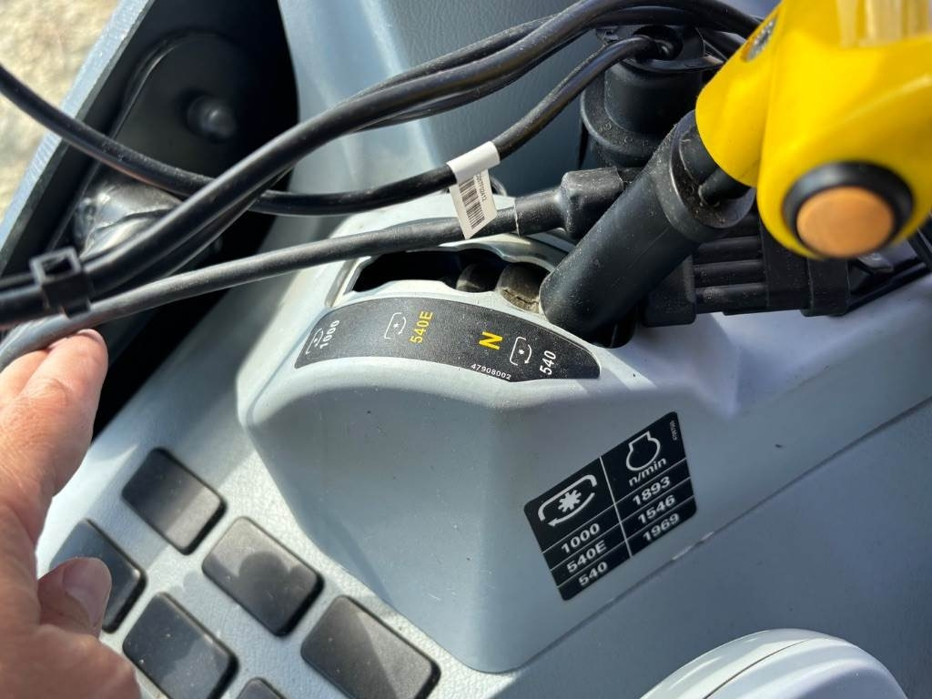 New Holland T6.165 - Tracteur agricole: photos 2 New Holland T6.165 - Tracteur agricole: photos 2