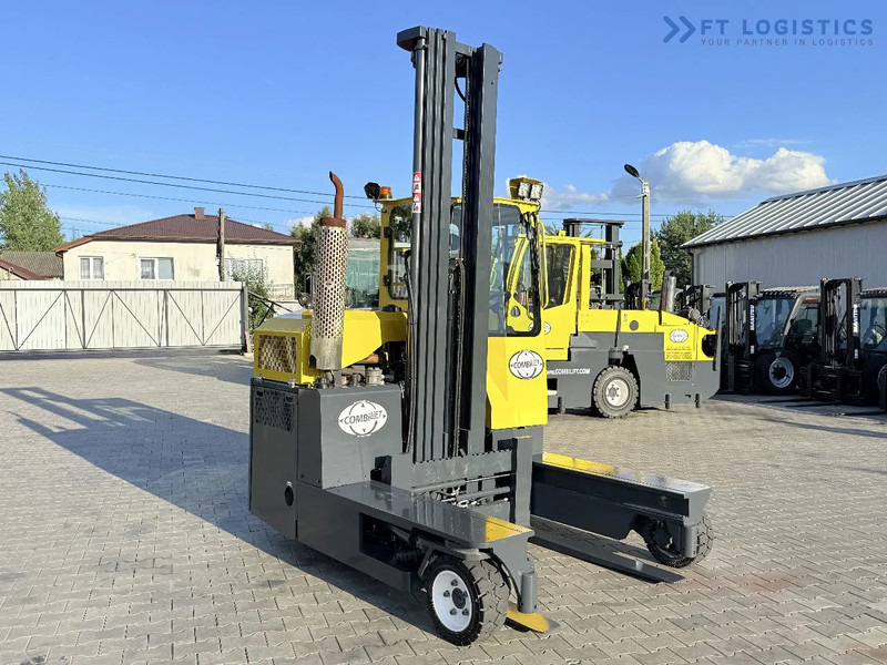 Combilift C3000 / GAS / TRIPLEX – 7500MM / SIDESHIFT / FORK POSITIONER / FREE LIFT / FULL HEATED CABIN / ONLY 7868 HOURS / CONDITION – LIK - Chariot multidirectionnel: photos 4 Combilift C3000 / GAS / TRIPLEX – 7500MM / SIDESHIFT / FORK POSITIONER / FREE LIFT / FULL HEATED CABIN / ONLY 7868 HOURS / CONDITION – LIK - Chariot multidirectionnel: photos 4