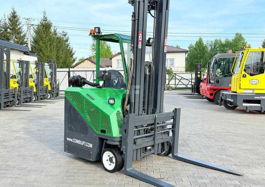 Combilift C3000CB / LPG / TRIPLEX – 6500MM / FREE LIFT / FORK POSITIONER / SIDE SHIFT / EXCELLENT CONDITION - Chariot multidirectionnel: photos 5 Combilift C3000CB / LPG / TRIPLEX – 6500MM / FREE LIFT / FORK POSITIONER / SIDE SHIFT / EXCELLENT CONDITION - Chariot multidirectionnel: photos 5