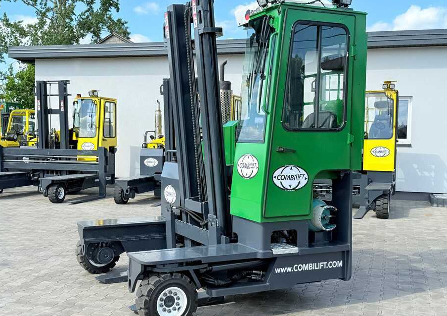 Combilift C3500 / DUPLEX 4100MM / GAS / EXTENDABLE FORKS / CABIN / HEATING + AIR CONDITIONING / LIKE NEW - Chariot multidirectionnel: photos 3 Combilift C3500 / DUPLEX 4100MM / GAS / EXTENDABLE FORKS / CABIN / HEATING + AIR CONDITIONING / LIKE NEW - Chariot multidirectionnel: photos 3