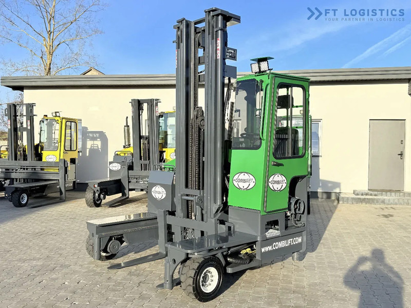 Combilift C4000 / GAS / TRIPLEX - 6900MM / FREE-LIFT / FULL CABIN C4000 / GAS / TRIPLEX - 6900MM / FREE-LIFT / FULL CABIN - Chariot multidirectionnel: photos 1 Combilift C4000 / GAS / TRIPLEX - 6900MM / FREE-LIFT / FULL CABIN C4000 / GAS / TRIPLEX - 6900MM / FREE-LIFT / FULL CABIN - Chariot multidirectionnel: photos 1