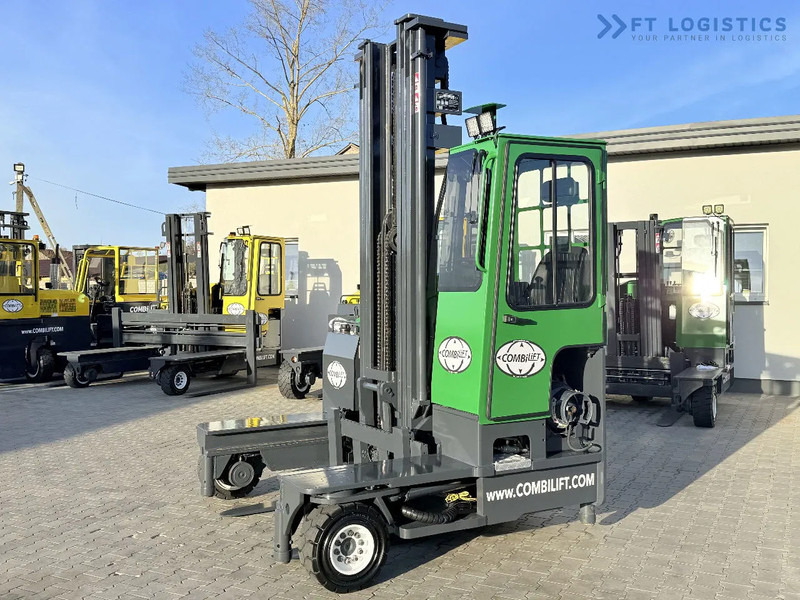 Combilift C4000 / GAS / TRIPLEX - 6900MM / FREE-LIFT / FULL CABIN C4000 / GAS / TRIPLEX - 6900MM / FREE-LIFT / FULL CABIN - Chariot multidirectionnel: photos 2 Combilift C4000 / GAS / TRIPLEX - 6900MM / FREE-LIFT / FULL CABIN C4000 / GAS / TRIPLEX - 6900MM / FREE-LIFT / FULL CABIN - Chariot multidirectionnel: photos 2