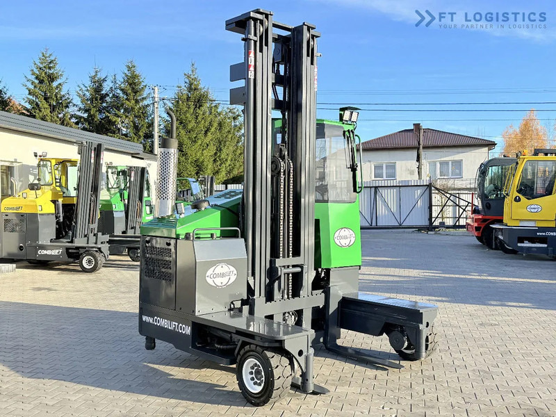 Combilift C4000 / GAS / TRIPLEX - 6900MM / FREE-LIFT / FULL CABIN C4000 / GAS / TRIPLEX - 6900MM / FREE-LIFT / FULL CABIN - Chariot multidirectionnel: photos 4 Combilift C4000 / GAS / TRIPLEX - 6900MM / FREE-LIFT / FULL CABIN C4000 / GAS / TRIPLEX - 6900MM / FREE-LIFT / FULL CABIN - Chariot multidirectionnel: photos 4