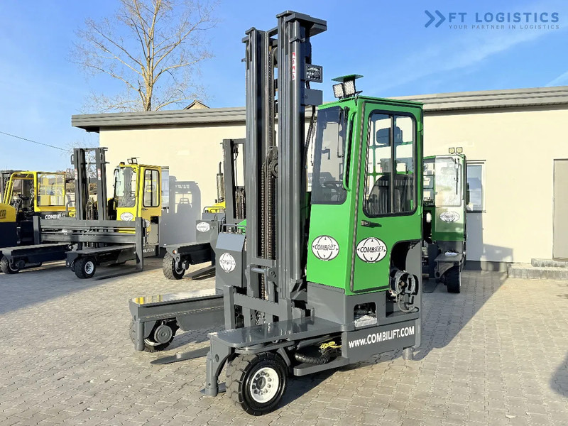 Combilift C4000 / GAS / TRIPLEX - 6900MM / FREE-LIFT / FULL CABIN C4000 / GAS / TRIPLEX - 6900MM / FREE-LIFT / FULL CABIN - Chariot multidirectionnel: photos 1 Combilift C4000 / GAS / TRIPLEX - 6900MM / FREE-LIFT / FULL CABIN C4000 / GAS / TRIPLEX - 6900MM / FREE-LIFT / FULL CABIN - Chariot multidirectionnel: photos 1