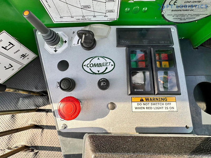 Chariot multidirectionnel Combilift C4000 / TRIPLEX / 4900MM / LPG / FREE LIFT / FORK SHIFT / LIKE NEW C4000 / TRIPLEX / 4900MM / LPG / FREE LIFT / FORK SHIFT / LIK: photos 14 Chariot multidirectionnel Combilift C4000 / TRIPLEX / 4900MM / LPG / FREE LIFT / FORK SHIFT / LIKE NEW C4000 / TRIPLEX / 4900MM / LPG / FREE LIFT / FORK SHIFT / LIK: photos 14