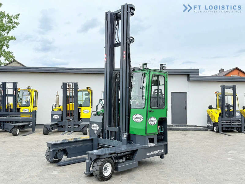 Combilift C4000 / TRIPLEX / 9300MM / FREE LIFT / POSITIONER / GAS / CABIN C4000 / TRIPLEX / 9300MM / FREE LIFT / POSITIONER / GAS / CABIN - Chariot multidirectionnel: photos 2 Combilift C4000 / TRIPLEX / 9300MM / FREE LIFT / POSITIONER / GAS / CABIN C4000 / TRIPLEX / 9300MM / FREE LIFT / POSITIONER / GAS / CABIN - Chariot multidirectionnel: photos 2