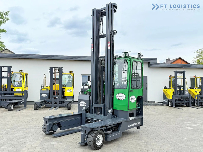 Combilift C4000 / TRIPLEX / 9300MM / FREE LIFT / POSITIONER / GAS / CABIN C4000 / TRIPLEX / 9300MM / FREE LIFT / POSITIONER / GAS / CABIN - Chariot multidirectionnel: photos 1 Combilift C4000 / TRIPLEX / 9300MM / FREE LIFT / POSITIONER / GAS / CABIN C4000 / TRIPLEX / 9300MM / FREE LIFT / POSITIONER / GAS / CABIN - Chariot multidirectionnel: photos 1