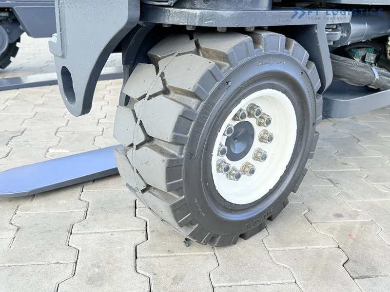 Combilift C4500 / GAS / DUPLEX - 4500MM / POSITIONER / FREE LIFT / FULL CABIN / ONLY 6178H / CONDITION - LIKE NEW! C4500 / GAS / DUPLEX - - Chariot multidirectionnel: photos 5 Combilift C4500 / GAS / DUPLEX - 4500MM / POSITIONER / FREE LIFT / FULL CABIN / ONLY 6178H / CONDITION - LIKE NEW! C4500 / GAS / DUPLEX - - Chariot multidirectionnel: photos 5