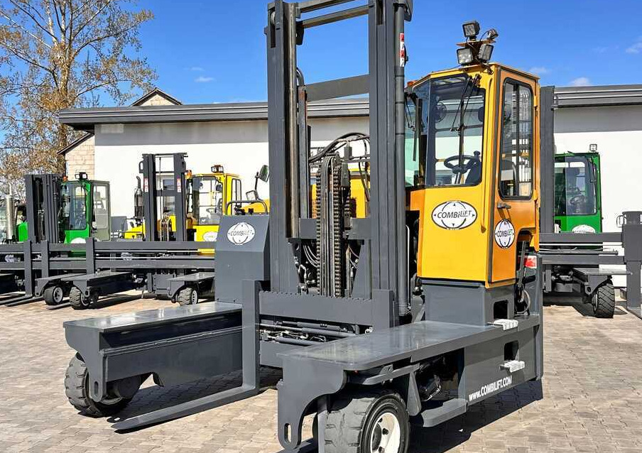 Combilift C9000 / GAS / DUPLEX / 4700MM / FREE LIFT / POSITIONER / FORK SIDE SHIFT / EXCELLENT CONDITION - Chariot multidirectionnel: photos 5 Combilift C9000 / GAS / DUPLEX / 4700MM / FREE LIFT / POSITIONER / FORK SIDE SHIFT / EXCELLENT CONDITION - Chariot multidirectionnel: photos 5