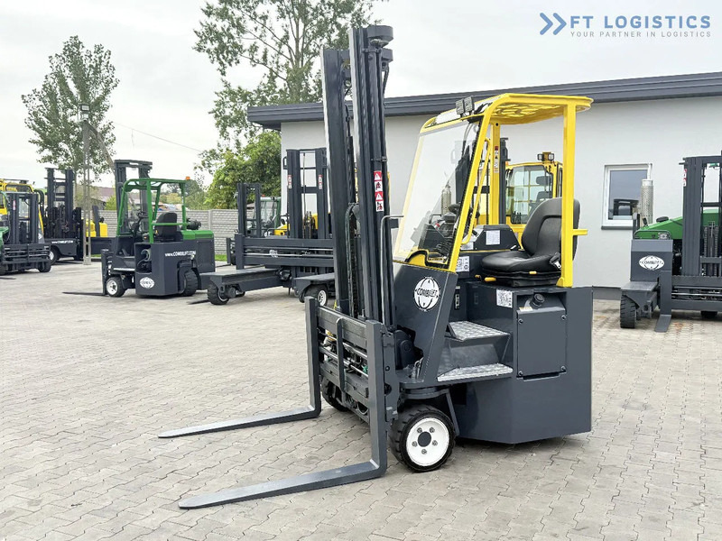 Combilift CB2500 / DUPLEX / 4100MM / DIESEL / FREE LIFT / FORK POSITIONER / SIDE SHIFT / LIKE NEW / Wide range of four-way and side loader - Chariot multidirectionnel: photos 2 Combilift CB2500 / DUPLEX / 4100MM / DIESEL / FREE LIFT / FORK POSITIONER / SIDE SHIFT / LIKE NEW / Wide range of four-way and side loader - Chariot multidirectionnel: photos 2