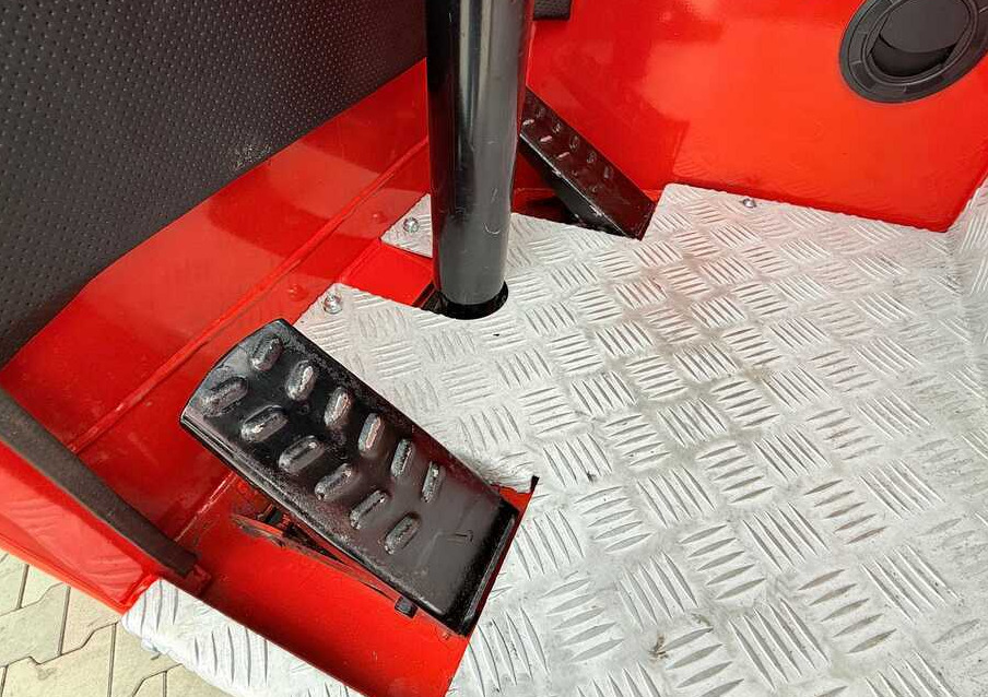 Combilift COMBILIFT C4000 – TRIPLEX 9300 mm – Year 2017 – GAS – FREE LIFT – FORK SIDE SHIFT – CONDITION 5/5 en leasing occasion Combilift COMBILIFT C4000 – TRIPLEX 9300 mm – Year 2017 – GAS – FREE LIFT – FORK SIDE SHIFT – CONDITION 5/5: photos 10