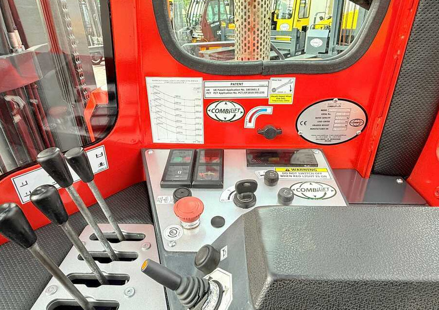 Combilift COMBILIFT C4000 – TRIPLEX 9300 mm – Year 2017 – GAS – FREE LIFT – FORK SIDE SHIFT – CONDITION 5/5 en leasing occasion Combilift COMBILIFT C4000 – TRIPLEX 9300 mm – Year 2017 – GAS – FREE LIFT – FORK SIDE SHIFT – CONDITION 5/5: photos 15