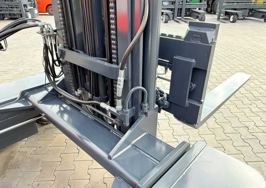 Combilift COMBILIFT C4000 – TRIPLEX 9300 mm – Year 2017 – GAS – FREE LIFT – FORK SIDE SHIFT – CONDITION 5/5 en leasing occasion Combilift COMBILIFT C4000 – TRIPLEX 9300 mm – Year 2017 – GAS – FREE LIFT – FORK SIDE SHIFT – CONDITION 5/5: photos 24