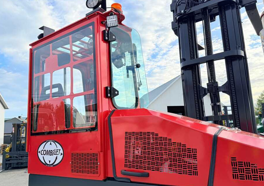 Combilift COMBILIFT C4000 – TRIPLEX 9300 mm – Year 2017 – GAS – FREE LIFT – FORK SIDE SHIFT – CONDITION 5/5 en leasing occasion Combilift COMBILIFT C4000 – TRIPLEX 9300 mm – Year 2017 – GAS – FREE LIFT – FORK SIDE SHIFT – CONDITION 5/5: photos 32