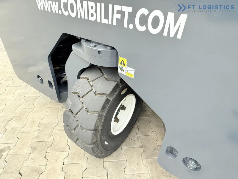Chariot multidirectionnel Combilift Combilift C4500 / DIESEL / DUPLEX 4000MM / WIDE FORK POSITIONER / HEATING / FULL CABIN / PERFECT CONDITION / Wide range of four-: photos 11 Chariot multidirectionnel Combilift Combilift C4500 / DIESEL / DUPLEX 4000MM / WIDE FORK POSITIONER / HEATING / FULL CABIN / PERFECT CONDITION / Wide range of four-: photos 11