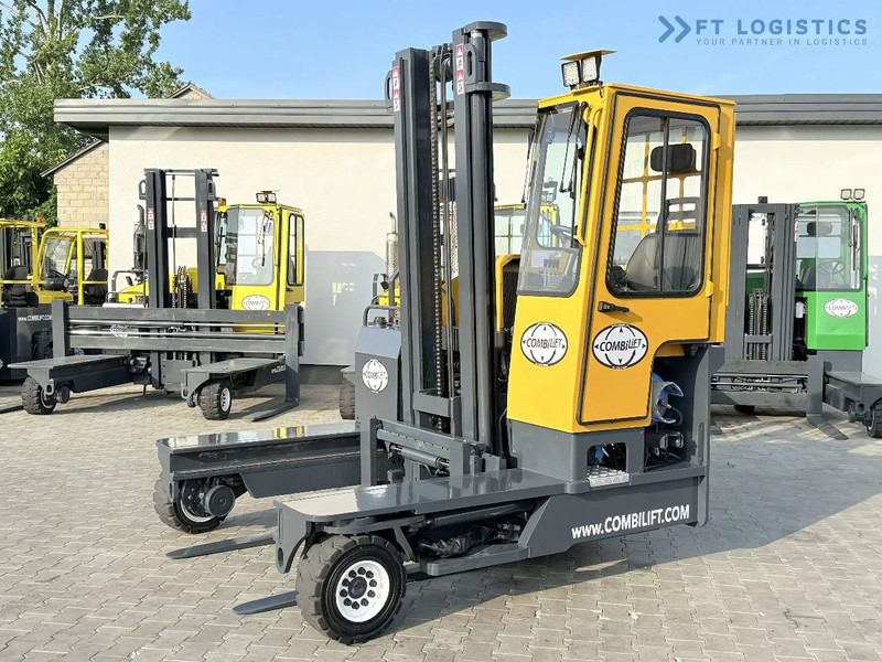 Combilift Combilift FOUR-WAY MULTIDIRECTIONAL FORKLIFT C4000 / GAS / DUPLEX 4500MM / ONLY 6604 HOURS / SIDE SHIFT / FULL CABIN / PERFECT C - Chariot multidirectionnel: photos 2 Combilift Combilift FOUR-WAY MULTIDIRECTIONAL FORKLIFT C4000 / GAS / DUPLEX 4500MM / ONLY 6604 HOURS / SIDE SHIFT / FULL CABIN / PERFECT C - Chariot multidirectionnel: photos 2