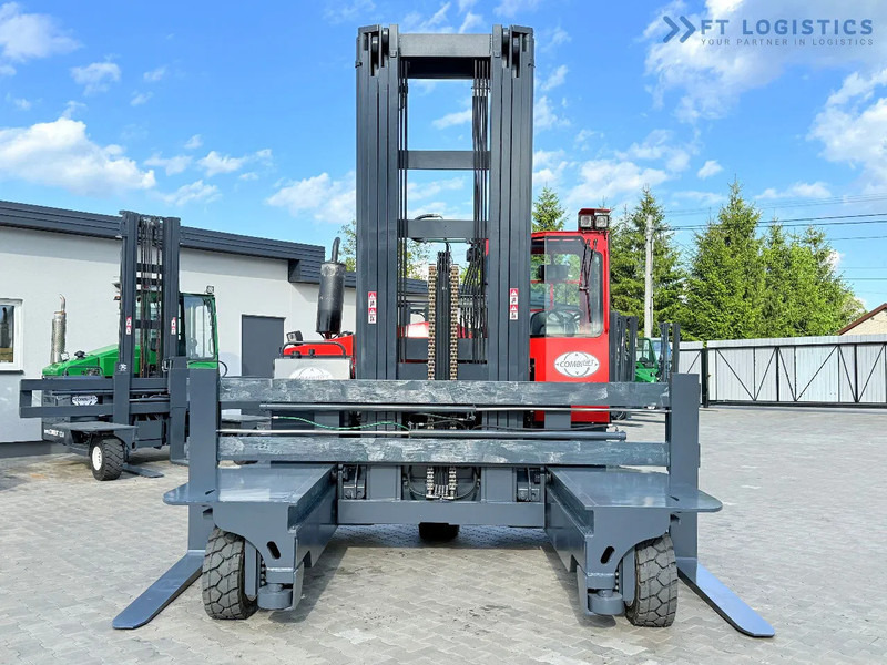 Combilift Combilift Wózki 4-kierunkowe C8000 / GAS / TRIPLEX 8300 / WIDE FORK POSITIRONER / FREE-LIFT / A comprehensive range of four-way - Chariot multidirectionnel: photos 4 Combilift Combilift Wózki 4-kierunkowe C8000 / GAS / TRIPLEX 8300 / WIDE FORK POSITIRONER / FREE-LIFT / A comprehensive range of four-way - Chariot multidirectionnel: photos 4