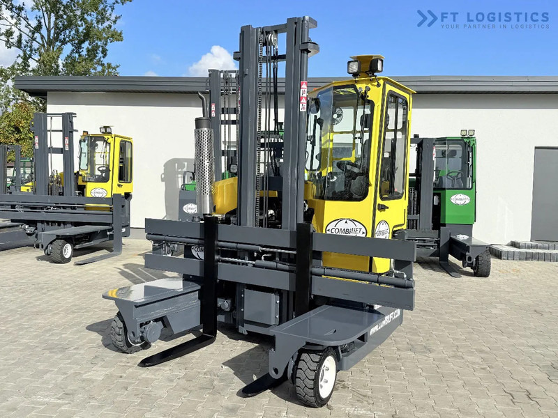 Combilift FOUR-WAY / MULTI-DIRECTIONAL FORKLIFT / ONLY 491 HOURS / C2500 / GAS / DUPLEX 4600MM / SHORT – ONLY 1900MM / WIDTH 2700MM WITH F - Chariot multidirectionnel: photos 1 Combilift FOUR-WAY / MULTI-DIRECTIONAL FORKLIFT / ONLY 491 HOURS / C2500 / GAS / DUPLEX 4600MM / SHORT – ONLY 1900MM / WIDTH 2700MM WITH F - Chariot multidirectionnel: photos 1