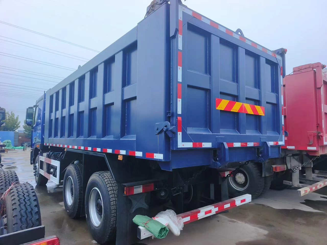 Auman Auman 6*4 dump truck - Camion benne: photos 3 Auman Auman 6*4 dump truck - Camion benne: photos 3