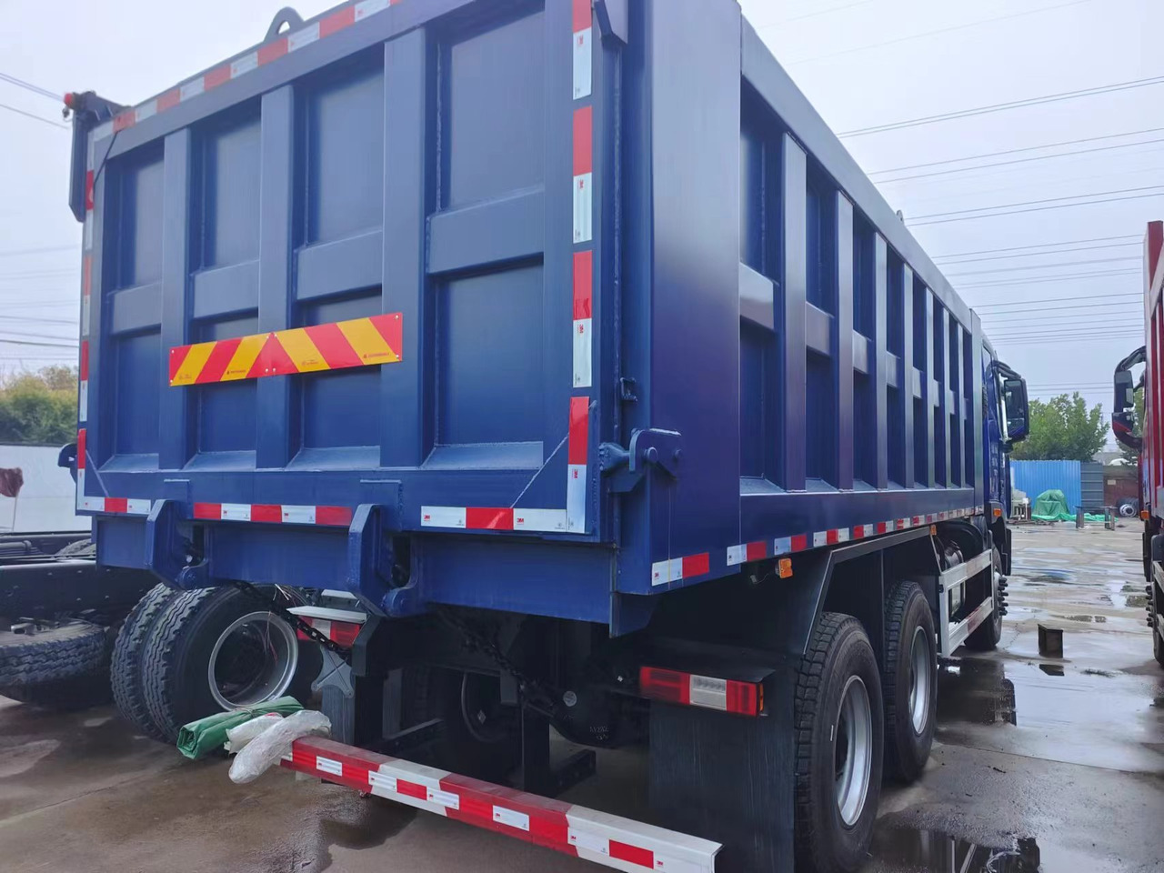 Auman Auman 6*4 dump truck - Camion benne: photos 4 Auman Auman 6*4 dump truck - Camion benne: photos 4