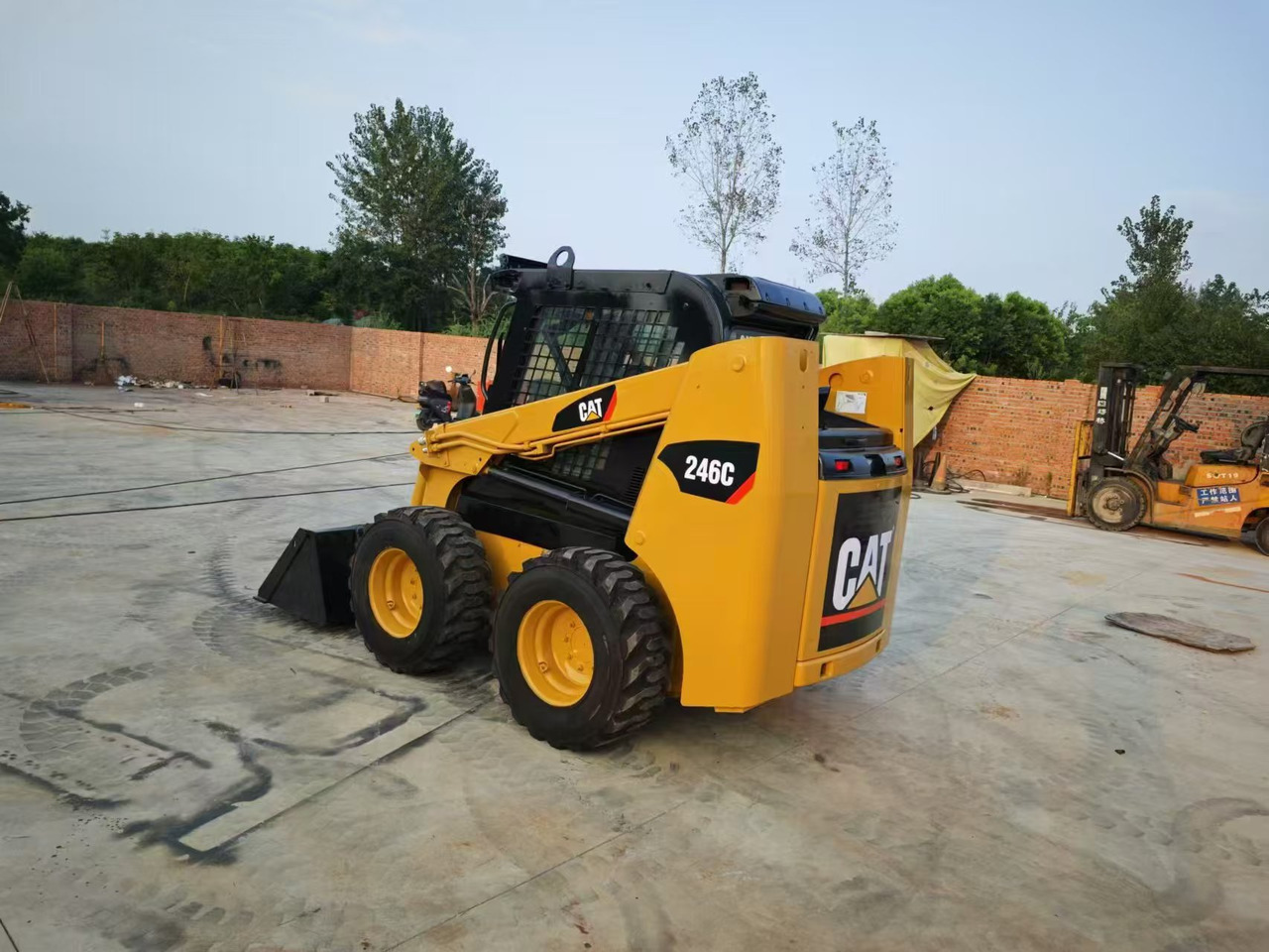 CATERPILLAR 246C - Mini chargeuse: photos 1 CATERPILLAR 246C - Mini chargeuse: photos 1