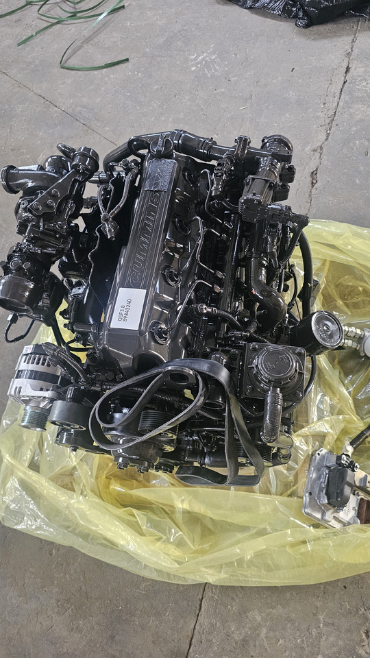CUMMINS QSF3.8 - Moteur pour Pelle: photos 2 CUMMINS QSF3.8 - Moteur pour Pelle: photos 2