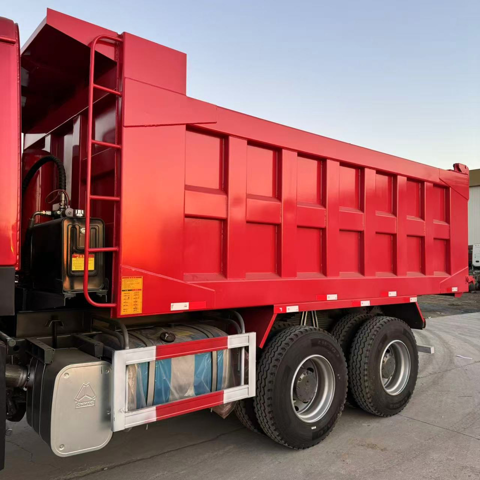 HOWO 371 6*4 - Camion benne: photos 4 HOWO 371 6*4 - Camion benne: photos 4