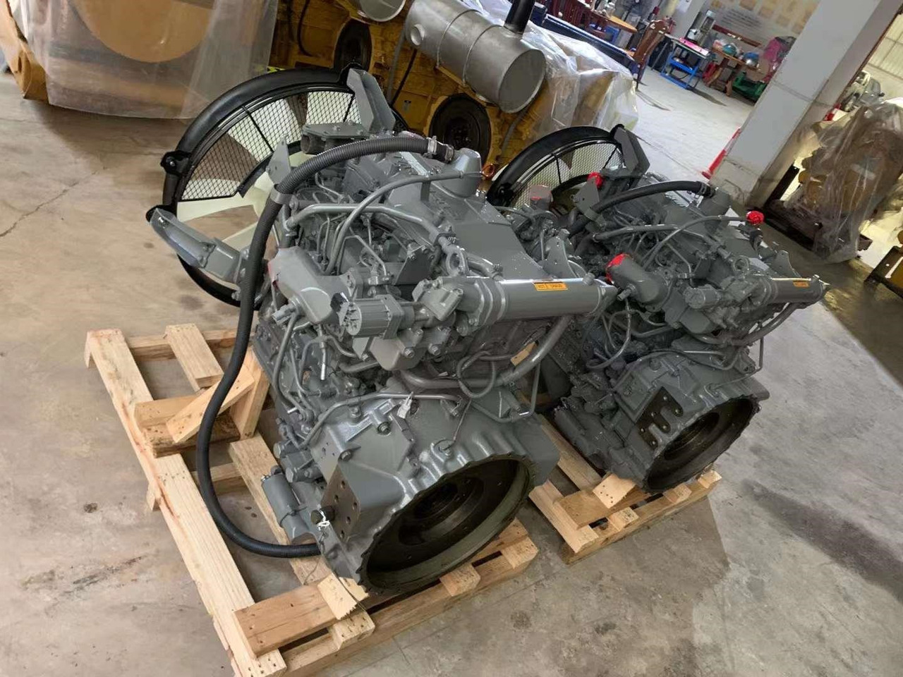 ISUZU 4HK1 - Moteur et pièces pour Pelle: photos 2 ISUZU 4HK1 - Moteur et pièces pour Pelle: photos 2