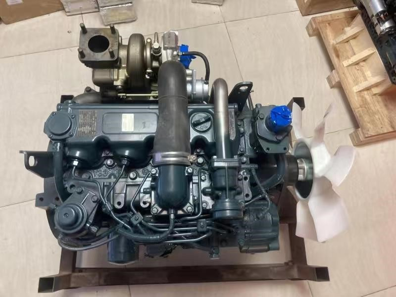 KUBOTA V3800 - Moteur pour Pelle: photos 2 KUBOTA V3800 - Moteur pour Pelle: photos 2