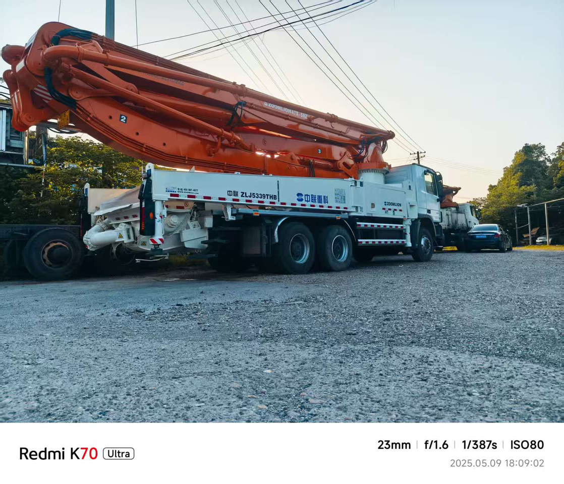 Zoomlion/Benz Benz Actros 3341 chassis,Zoomlion 47 meters - Camion malaxeur pompe: photos 2 Zoomlion/Benz Benz Actros 3341 chassis,Zoomlion 47 meters - Camion malaxeur pompe: photos 2