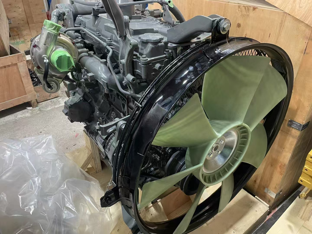 ISUZU 4HK1 - Moteur pour Pelle: photos 3 ISUZU 4HK1 - Moteur pour Pelle: photos 3