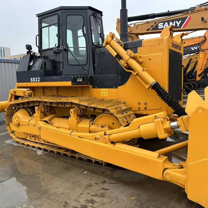 China Brand Bulldozer Shantui SD22 Used Bulldozer Low Price Bulldozer Market Machinery and Equipment for Sale - Bulldozer: photos 1 China Brand Bulldozer Shantui SD22 Used Bulldozer Low Price Bulldozer Market Machinery and Equipment for Sale - Bulldozer: photos 1