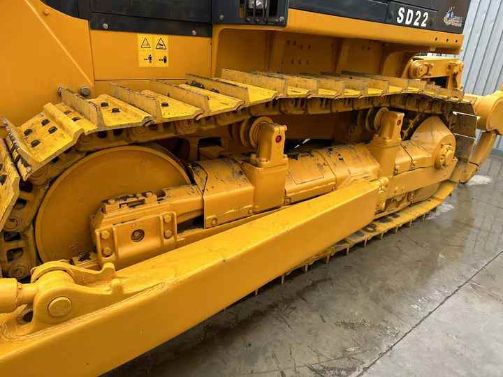 China Brand Bulldozer Shantui SD22 Used Bulldozer Low Price Bulldozer Market Machinery and Equipment for Sale - Bulldozer: photos 4 China Brand Bulldozer Shantui SD22 Used Bulldozer Low Price Bulldozer Market Machinery and Equipment for Sale - Bulldozer: photos 4