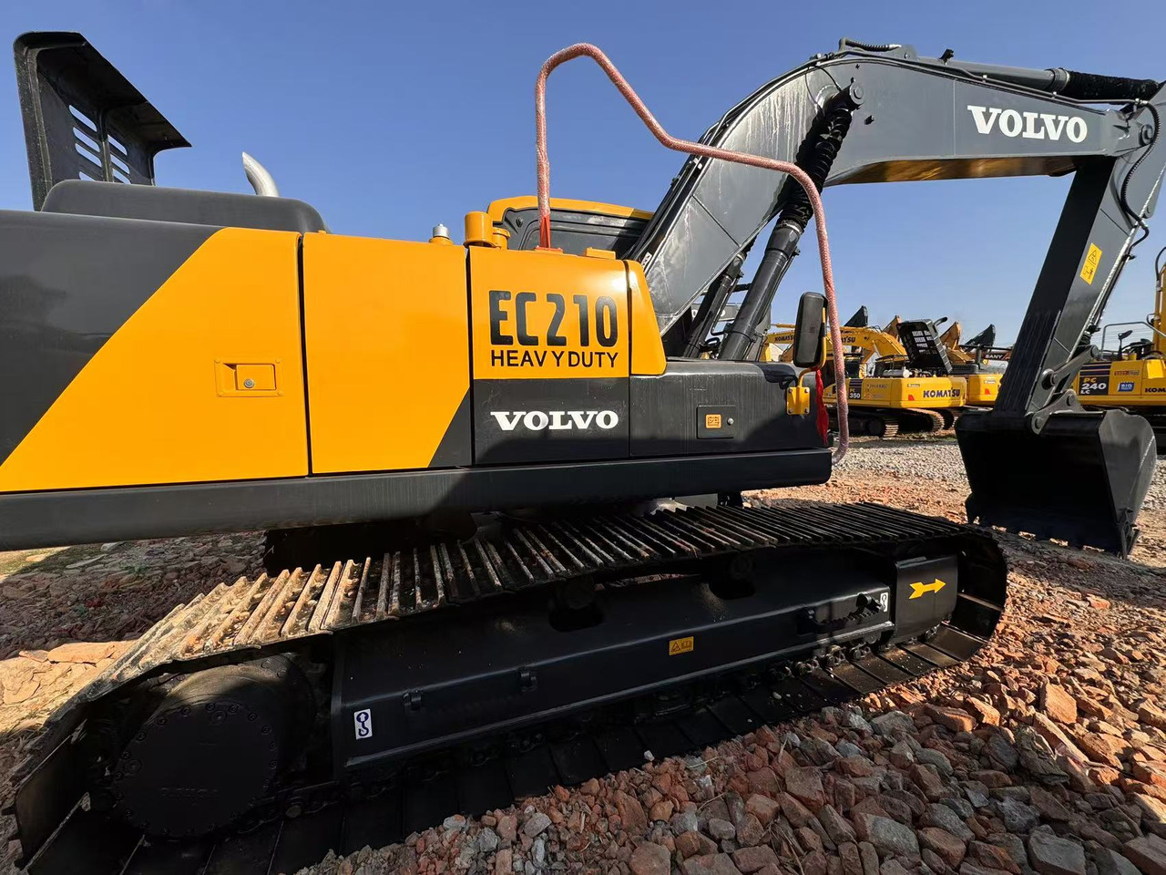 VOLVO Used Excellent Excavator EC210 on Sale - Engins de chantier: photos 1 VOLVO Used Excellent Excavator EC210 on Sale - Engins de chantier: photos 1