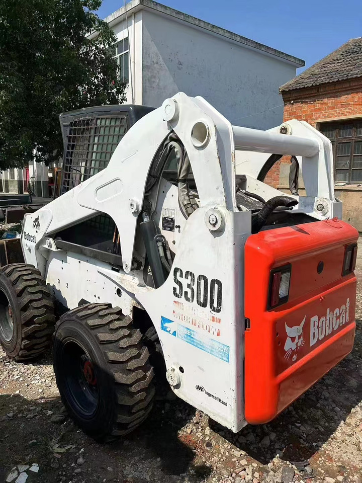 High Quality Mini Construction Machine Used Bobcat Skid Steer Loader S300 in Stock for Sale Bobcat Loader With Low Price - Mini chargeuse: photos 4 High Quality Mini Construction Machine Used Bobcat Skid Steer Loader S300 in Stock for Sale Bobcat Loader With Low Price - Mini chargeuse: photos 4