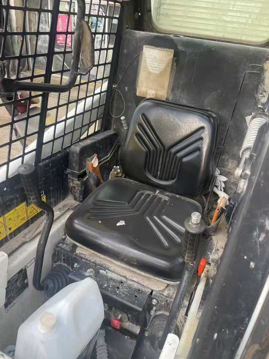 Mini chargeuse Used Bobcat S70 Skid Teer in Stock Good Condition bobcat S70 S160 185 300 330 Skid Steer for Sale: photos 6 Mini chargeuse Used Bobcat S70 Skid Teer in Stock Good Condition bobcat S70 S160 185 300 330 Skid Steer for Sale: photos 6