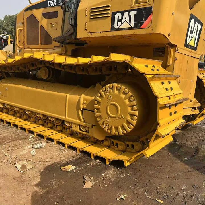Used Cat Mini Bulldozer D5k Cat Dozers - Bulldozer: photos 1 Used Cat Mini Bulldozer D5k Cat Dozers - Bulldozer: photos 1