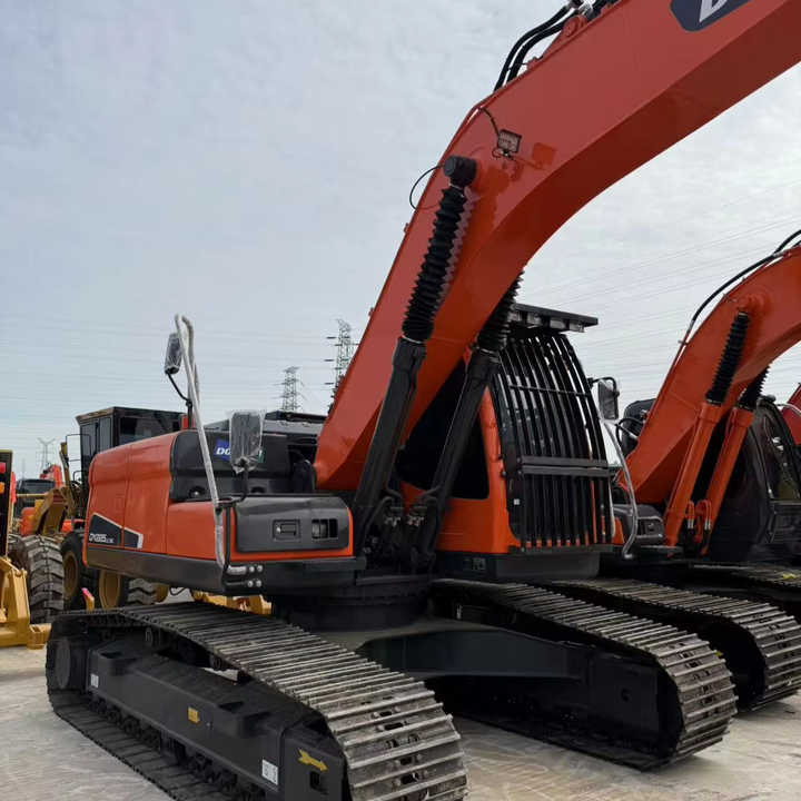 Used Doosan DX225LC-9T Cheap Excavator Digger Doosan Construction Machinery - Pelle sur chenille: photos 1 Used Doosan DX225LC-9T Cheap Excavator Digger Doosan Construction Machinery - Pelle sur chenille: photos 1